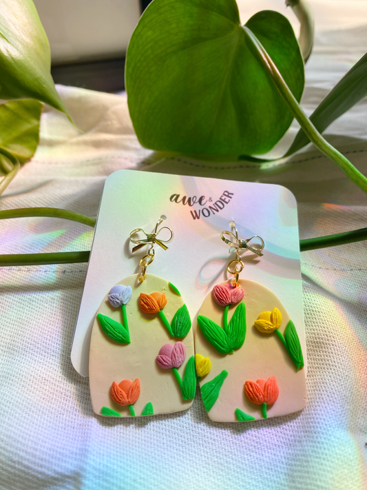 Gold Ribbon Tulip Earrings